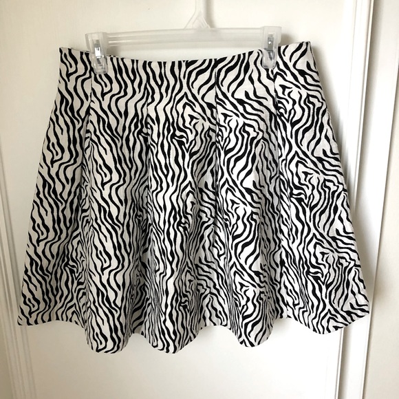 H&M Zebra Print Pleated Mini Skirt 14 - Picture 2 of 8